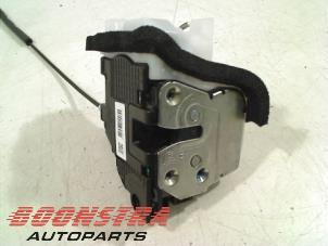 Gebruikte Deurslot Mechaniek 4Deurs rechts-voor Hyundai i20 (GBB) 1.2i 16V Prijs € 29,95 Margeregeling aangeboden door Boonstra Autoparts