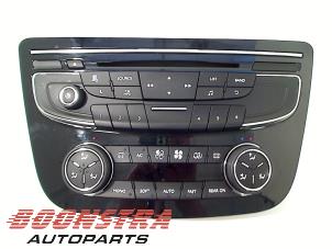 Gebruikte Radiobedienings paneel Peugeot 508 (8D) 2.0 Hybrid4 16V Prijs € 70,50 Margeregeling aangeboden door Boonstra Autoparts