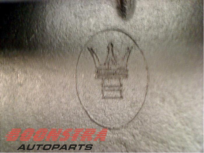 Dashboard deel van een Maserati GranTurismo (M145) 4.7 S V8 32V 2010