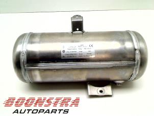 Gebruikte Luchtketel Porsche Cayenne (9PA) 4.8 V8 32V S Prijs € 52,00 Margeregeling aangeboden door Boonstra Autoparts