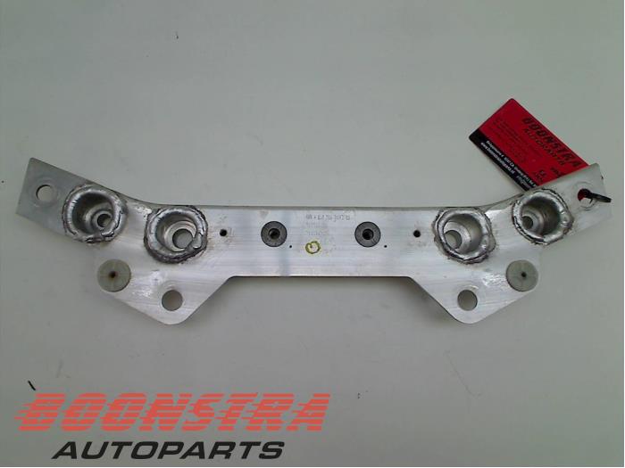 Steun (diversen) van een BMW i8 (I12) 1.5 TwinPower Turbo 2015