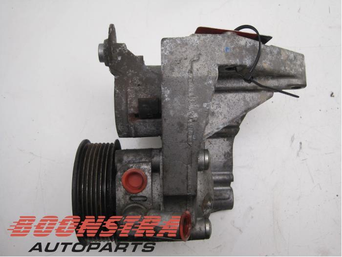 Gebruikte Servopomp Iveco New Daily III 29L12V Prijs € 50,82 Inclusief btw aangeboden door Boonstra Autoparts