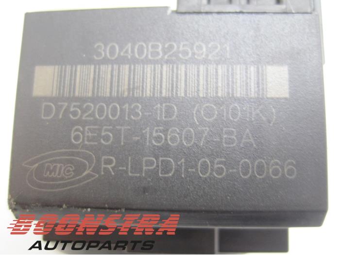 Contactslot elektronisch van een Ford Kuga I 2.0 TDCi 16V 163 4x4 2010