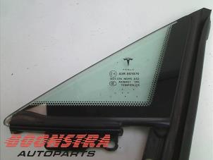 Gebruikte Driehoeks Ruit links-voor Tesla Model S 85D Prijs € 44,25 Margeregeling aangeboden door Boonstra Autoparts