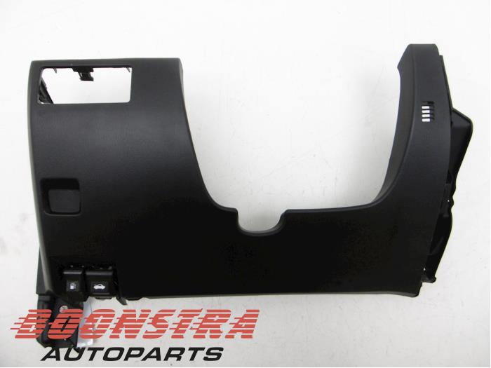 Mazda 3. Dashboard delen voorraad Onderdelenlijn.nl