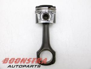 Gebruikte Drijfstang Mercedes ML I (163) 400 4.0 CDI V8 32V Prijs € 36,75 Margeregeling aangeboden door Boonstra Autoparts