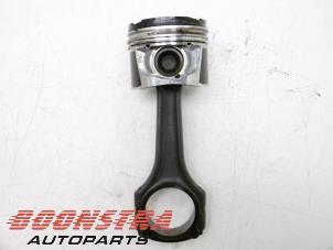 Gebruikte Drijfstang Mercedes ML I (163) 400 4.0 CDI V8 32V Prijs € 36,75 Margeregeling aangeboden door Boonstra Autoparts