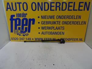 Gebruikte Gasveer rechts-achter Seat Leon (1P1) 2.0 TDI DPF Prijs € 15,00 Margeregeling aangeboden door Autobedrijf van der Feer