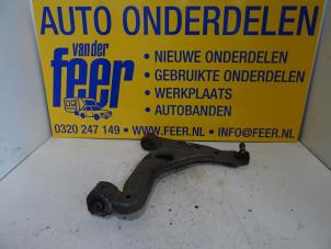 Gebruikte Triangel rechts-voor Opel Astra H (L48) 1.7 CDTi 16V Prijs € 40,00 Margeregeling aangeboden door Autobedrijf van der Feer