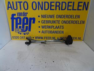 Gebruikte Ruitenwis Mechaniek Opel Astra H (L48) 1.7 CDTi 16V Prijs € 35,00 Margeregeling aangeboden door Autobedrijf van der Feer