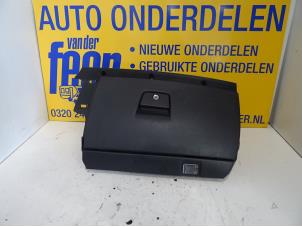 Gebruikte Dashboardkastje Volvo C30 (EK/MK) Prijs € 65,00 Margeregeling aangeboden door Autobedrijf van der Feer
