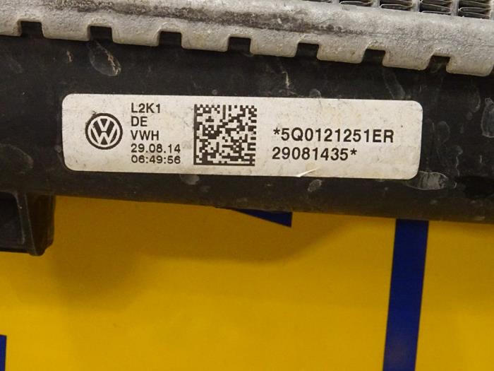 Radiateur van een Volkswagen Golf VII (AUA) 1.6 TDI BlueMotion 16V 2014