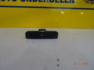 Gebruikte Schakelaar Paniekverlichting Seat Ibiza IV (6J5) 1.4 16V Prijs € 15,00 Margeregeling aangeboden door Autobedrijf van der Feer