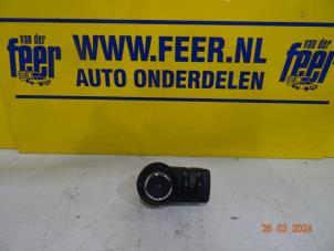 Gebruikte Licht Schakelaar Opel Astra J Sports Tourer (PD8/PE8/PF8) 1.3 CDTI 16V ecoFlex Prijs € 17,50 Margeregeling aangeboden door Autobedrijf van der Feer
