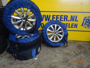 Gebruikte Velgen set + winterbanden Volkswagen Tiguan Prijs € 250,00 Margeregeling aangeboden door Autobedrijf van der Feer