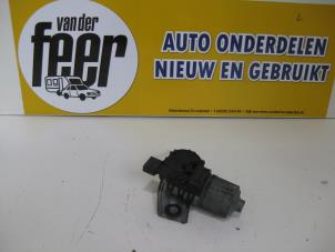Gebruikte Ruitenwissermotor voor Opel Astra H SW (L35) 1.9 CDTi 100 Prijs € 27,50 Margeregeling aangeboden door Autobedrijf van der Feer
