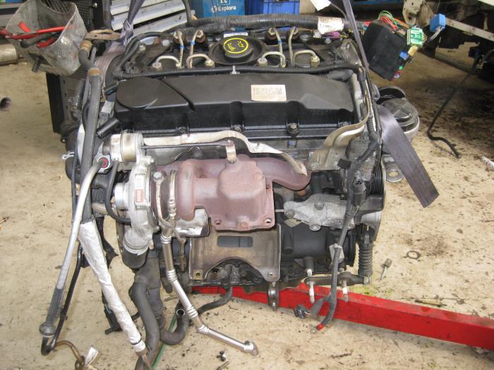 Motor van een Ford Mondeo III 2.0 TDCi/TDDi 115 16V 2003
