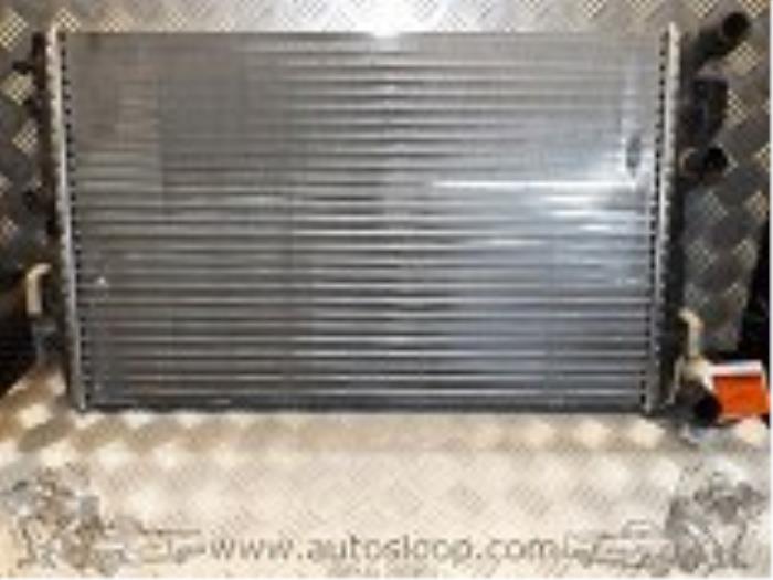 Gebruikte Radiateur Skoda Fabia Prijs € 36,75 Margeregeling aangeboden door Autosloperij Pieper BV