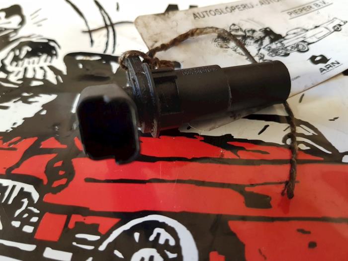 Krukas sensor van een Renault Clio III (BR/CR) 1.4 16V 2006