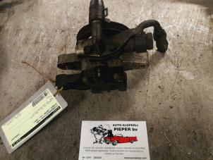 Gebruikte Pomp Servo Hyundai Lantra/Elantra II 1.6i GLS 16V Prijs € 52,50 Margeregeling aangeboden door Autosloperij Pieper BV