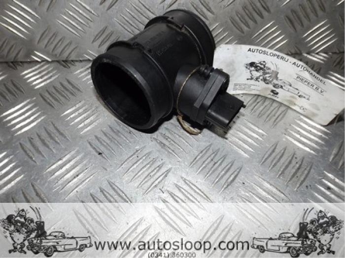 Gebruikte Luchtmassameter Opel Astra G Caravan (F35) 2.0 Di 16V Prijs € 52,50 Margeregeling aangeboden door Autosloperij Pieper BV