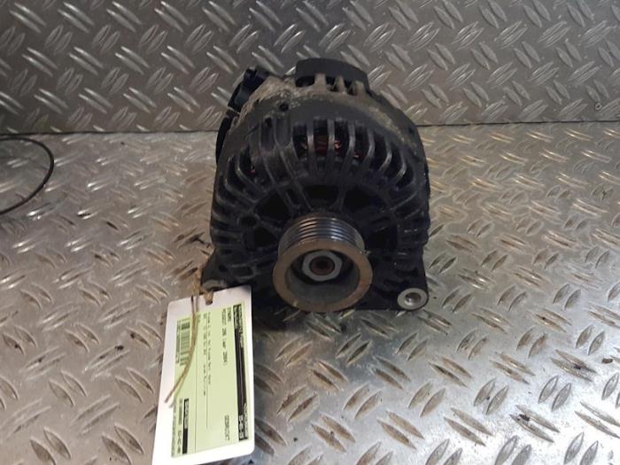 Gebruikte Dynamo Peugeot 206 (2A/C/H/J/S) 1.4 HDi Prijs € 52,50 Margeregeling aangeboden door Autosloperij Pieper BV