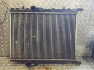 Gebruikte Radiateur Peugeot 206 (2A/C/H/J/S) 1.9 D Prijs € 36,75 Margeregeling aangeboden door Autosloperij Pieper BV