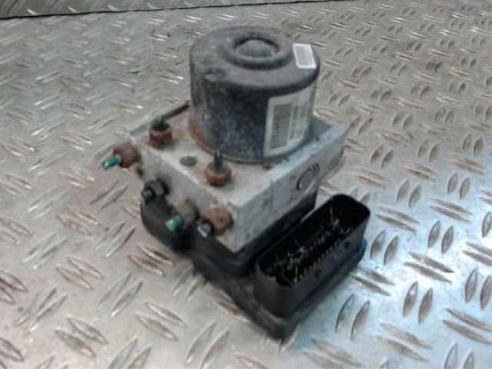 Gebruikte ABS Pomp Citroen C2 (JM) 1.4 HDI Prijs € 63,00 Margeregeling aangeboden door Autosloperij Pieper BV