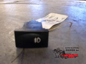 Gebruikte Mistlamp Schakelaar Ssang Yong Korando Cabrio (KJ) 3.2 24V Prijs € 10,50 Margeregeling aangeboden door Autosloperij Pieper BV