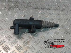 Gebruikte Koppeling Hulp Cilinder Peugeot Boxer (244) 2.0 HDi Prijs € 21,00 Margeregeling aangeboden door Autosloperij Pieper BV