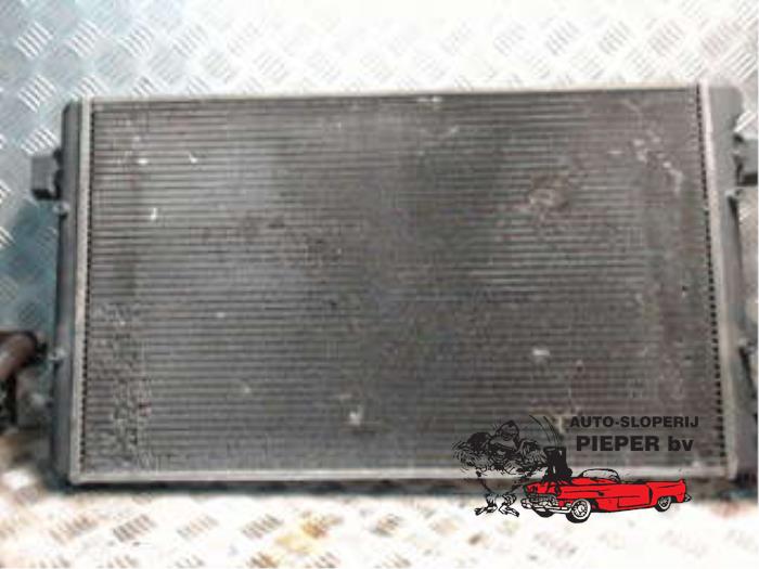 Gebruikte Radiateur Seat Leon (1M1) 1.6 16V Prijs € 52,50 Margeregeling aangeboden door Autosloperij Pieper BV