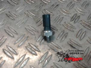 Gebruikte Schakelaar Oliedruk Volkswagen Polo IV (9N1/2/3) 1.2 Prijs € 10,50 Margeregeling aangeboden door Autosloperij Pieper BV