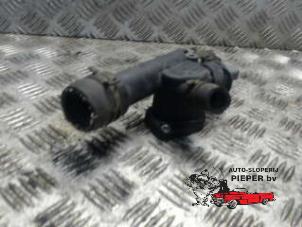 Gebruikte Thermostaathuis Volkswagen Caddy III (2KA,2KH,2CA,2CH) 2.0 SDI Prijs € 15,75 Margeregeling aangeboden door Autosloperij Pieper BV