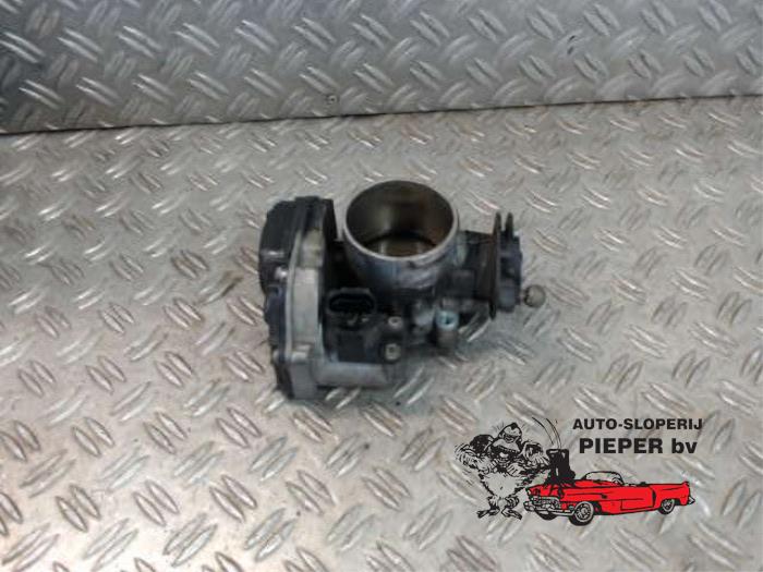 Gebruikte Gasklephuis Volkswagen Passat Variant (3B5) 1.8 T 20V Prijs € 52,50 Margeregeling aangeboden door Autosloperij Pieper BV