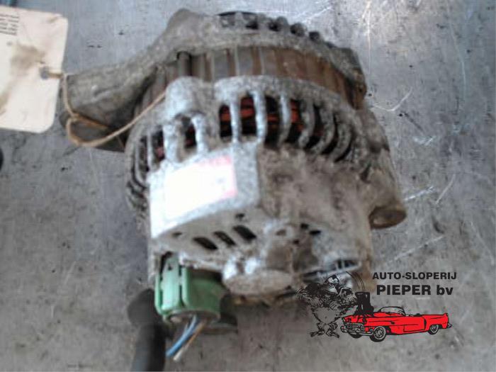 Gebruikte Dynamo Honda Civic (EG) 1.5 DXi,LSi 16V Prijs € 36,75 Margeregeling aangeboden door Autosloperij Pieper BV