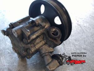 Gebruikte Servopomp Mercedes C (W203) 2.6 C-240 V6 18V 4-Matic Prijs € 157,50 Margeregeling aangeboden door Autosloperij Pieper BV