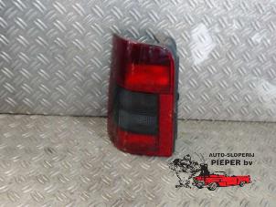 Gebruikte Achterlicht links Citroen Berlingo 2.0 HDi 90 Prijs € 26,25 Margeregeling aangeboden door Autosloperij Pieper BV
