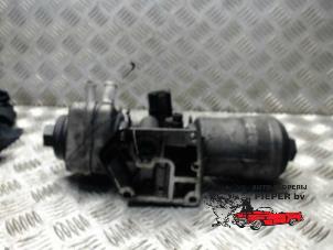 Gebruikte Oliefilterhuis Volkswagen Golf V (1K1) 1.9 TDI Prijs € 52,50 Margeregeling aangeboden door Autosloperij Pieper BV