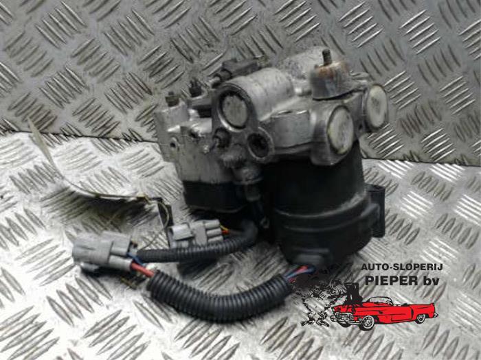 Gebruikte ABS Pomp Toyota Corolla (E11) 1.6 16V Prijs € 78,75 Margeregeling aangeboden door Autosloperij Pieper BV