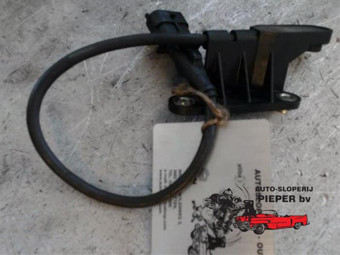 Gebruikte Sensor Nokkenas Opel Astra G Caravan (F35) 1.6 16V Prijs € 21,00 Margeregeling aangeboden door Autosloperij Pieper BV
