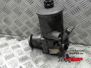 Gebruikte Stuurpomp Mercedes C (W202) 1.8 C-180 16V Prijs € 78,75 Margeregeling aangeboden door Autosloperij Pieper BV