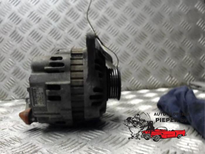 Gebruikte Dynamo Mitsubishi Colt (CJ) 1.3 GL,GLX 12V Prijs € 42,00 Margeregeling aangeboden door Autosloperij Pieper BV