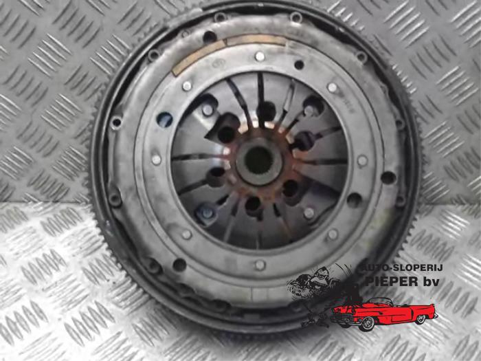 Gebruikte Dubbele massa vliegwiel Audi TT (8N3) 1.8 20V Turbo Prijs € 131,25 Margeregeling aangeboden door Autosloperij Pieper BV