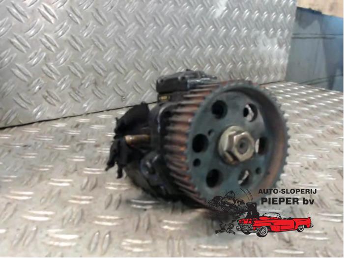 Gebruikte Dieselpomp Alfa Romeo 147 (937) Prijs € 105,00 Margeregeling aangeboden door Autosloperij Pieper BV