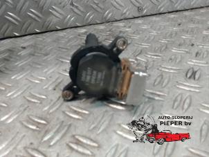 Gebruikte Pen Bobine BMW 3 serie Touring (E46/3) 325i 24V Prijs € 21,00 Margeregeling aangeboden door Autosloperij Pieper BV