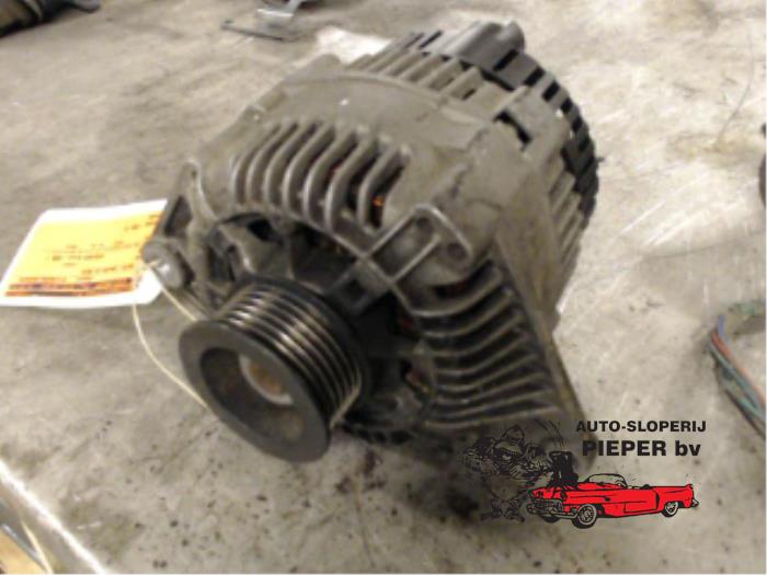 Gebruikte Dynamo Renault Megane Scénic (JA) 2.0 RT Prijs € 36,75 Margeregeling aangeboden door Autosloperij Pieper BV