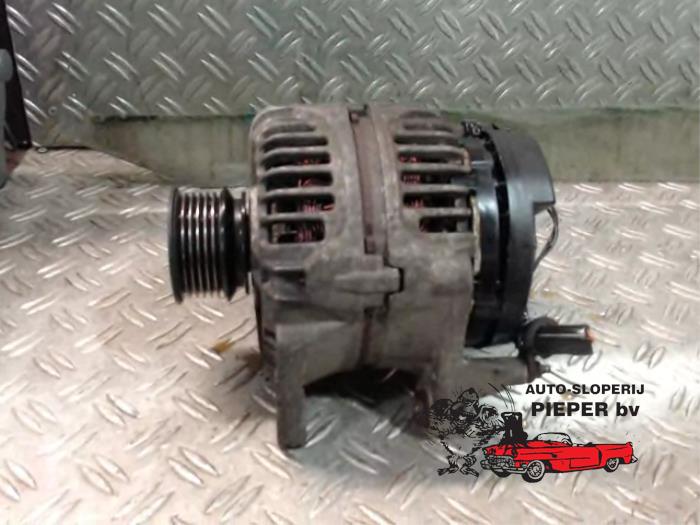 Gebruikte Dynamo Volkswagen Golf IV (1J1) 1.8 20V Prijs € 52,50 Margeregeling aangeboden door Autosloperij Pieper BV