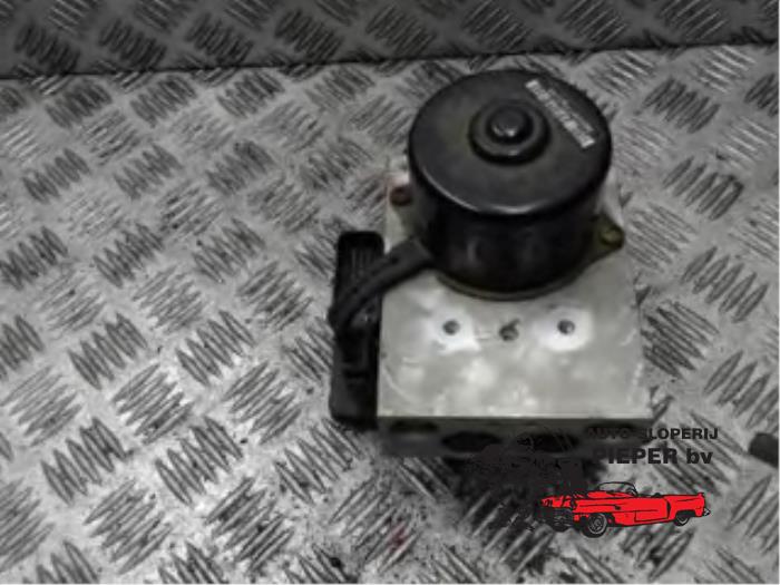 Gebruikte ABS Pomp Volkswagen Bora (1J2) 2.0 Prijs € 105,00 Margeregeling aangeboden door Autosloperij Pieper BV