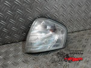 Gebruikte Knipperlicht links Mercedes C Combi (S202) 2.2 C220CDI 16V Prijs € 15,75 Margeregeling aangeboden door Autosloperij Pieper BV