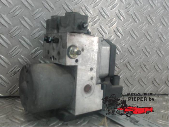 Gebruikte ABS Pomp Volkswagen Passat (3B2) 1.8 T 20V Prijs € 78,75 Margeregeling aangeboden door Autosloperij Pieper BV